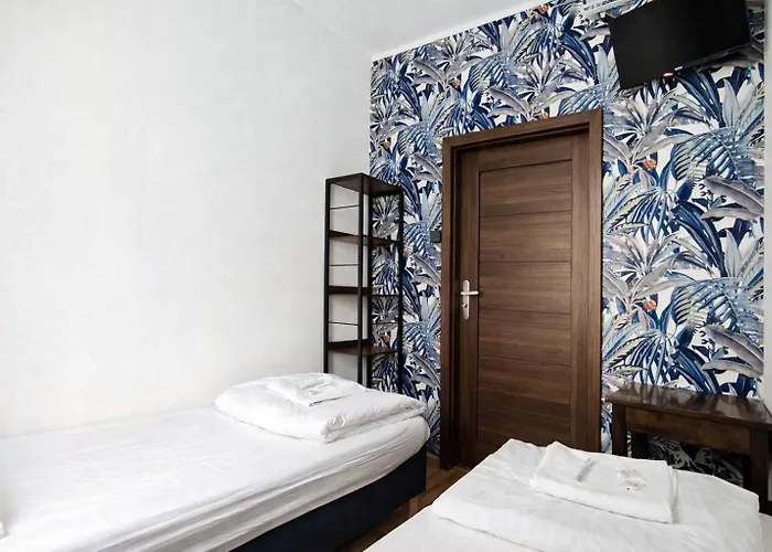 Hostel Helvetia - Private Rooms In City Center Warsaw